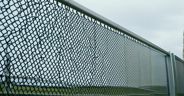 Clôture à caen : choisissez entre aluminium et pvc durables